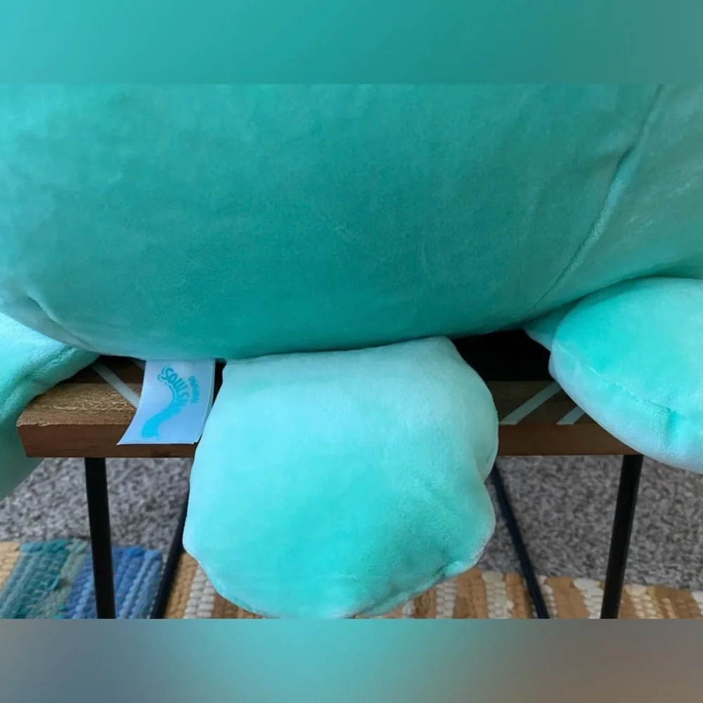 •NWT•Squishmallows Official Kellytoy Valentines Squad ‘22- Olina the Octopus 16”